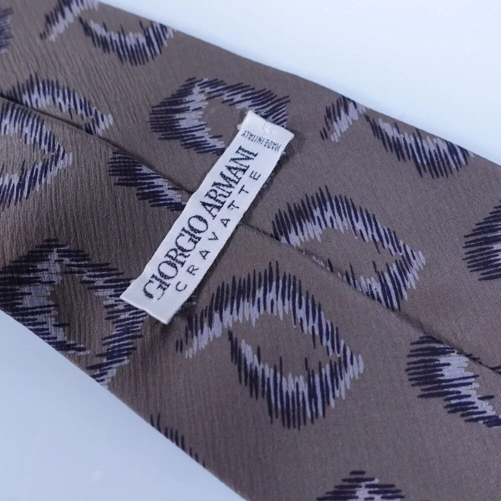 Giorgio Armani Cravatte Necktie Tie Silk Brown Geometric Pattern Made in Italy
